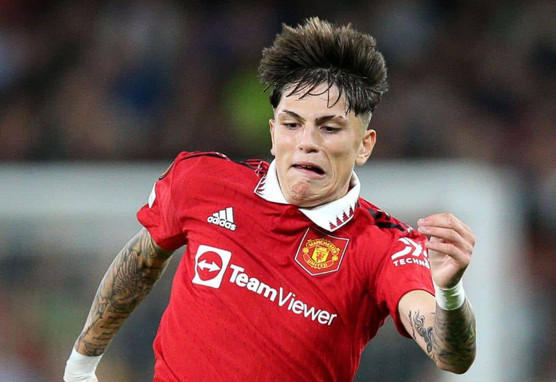 曼联转会决策：基于球员状况的审慎考量