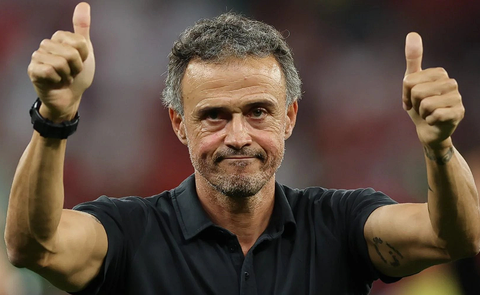 欧冠1/8决赛首回合巴黎大捷,恩里克展望次回合谨慎乐观