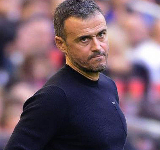 欧冠1/8决赛首回合巴黎大捷,恩里克展望次回合谨慎乐观